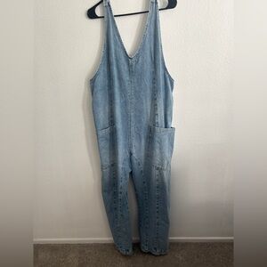 We The Free Free People Light Blue Denim Overalls Size Large